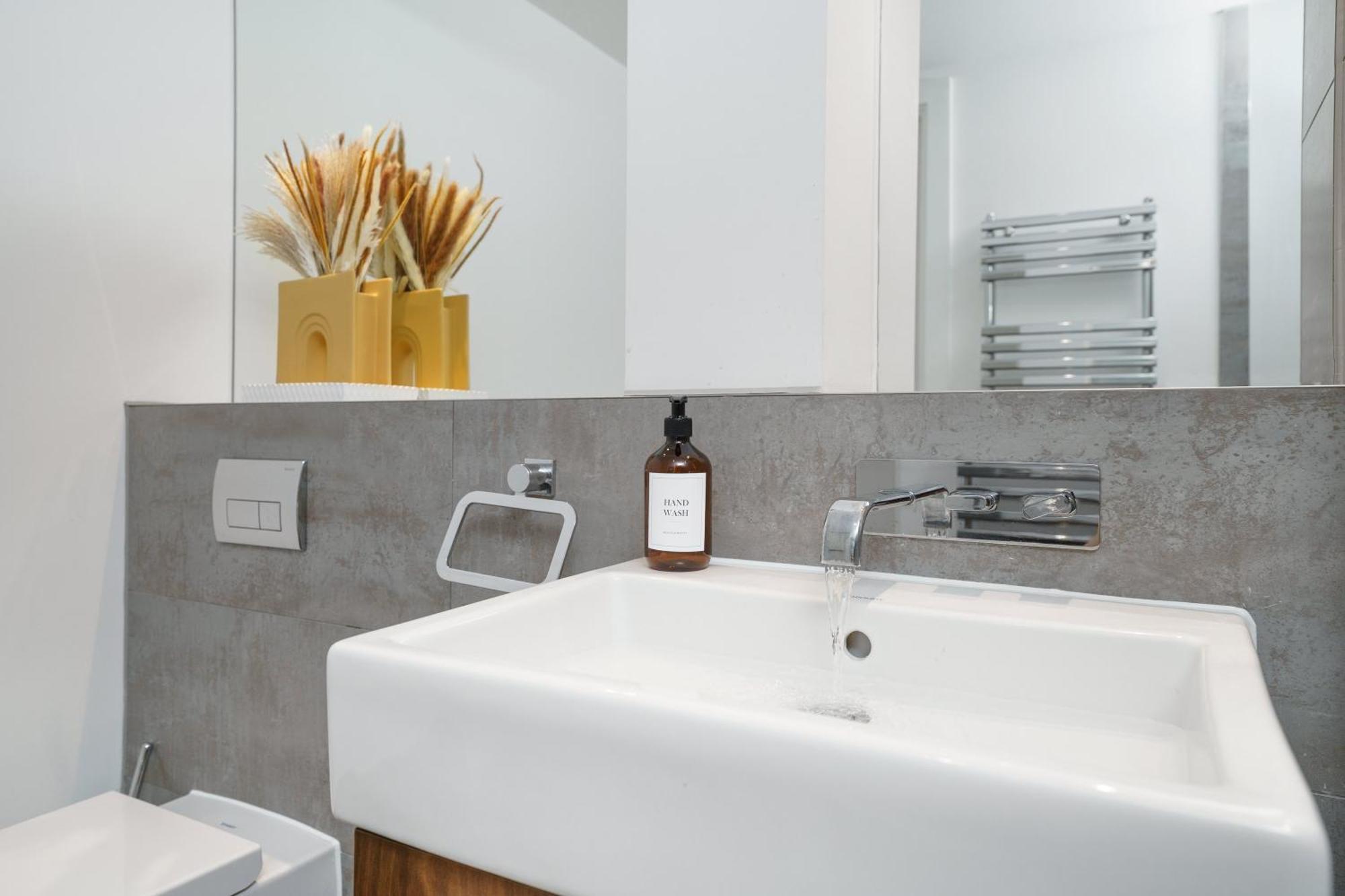 Trafalgar Sq 1 Bedr, 3 Beds Sleeps 6 Лондон Екстер'єр фото